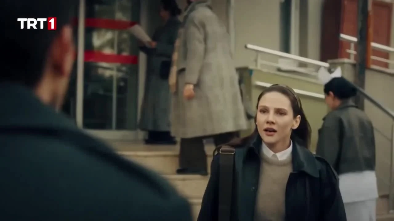 Кадры из сериала Однажды в Стамбуле 5 серия 1 сезон (2025)